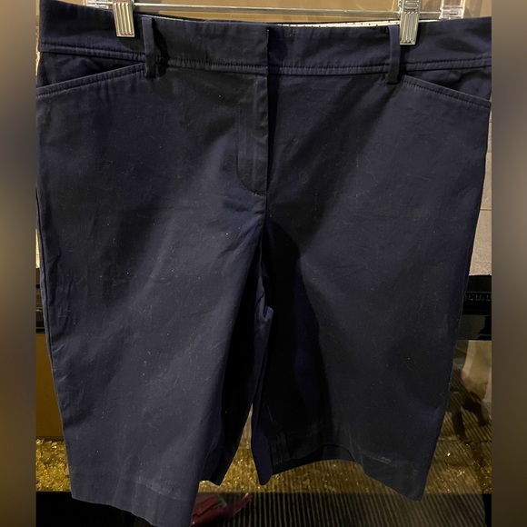 Talbots women's size 8 perfect shorts, dark navy - Picture 1 of 13